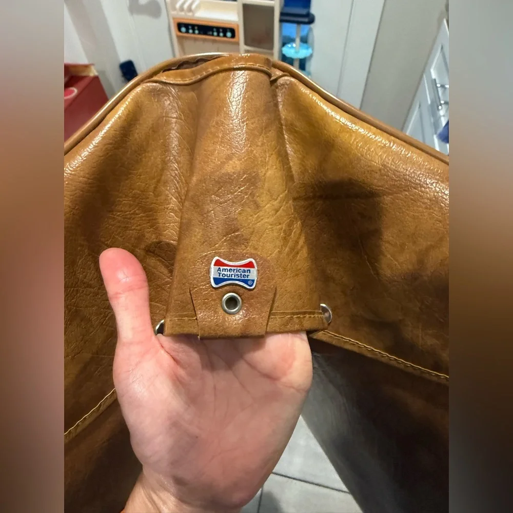 Amazing vintage Brown Leather Garment Bag American Tourister